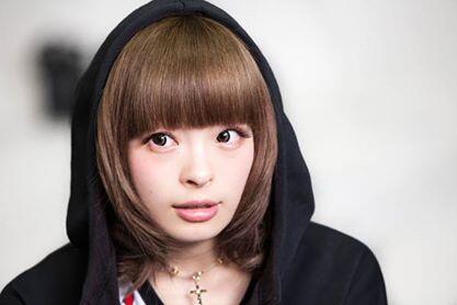 大宮 将太 Twitterissa きゃりーぱみゅぱみゅ 卒アル写真を公開 私ポーズヒドイな きゃりーぱみゅぱみゅが4月17日 自身のtwitterで 高校の卒業アルバムの写真を公開した 画像はこちら Http T Co 1bqmpuowpl Http T Co 0xjuqcepsn