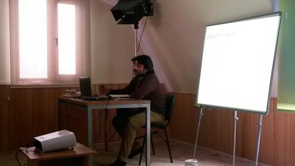 Devlet ve Bürokrasi başlıklı egitimimiz başladı.  Hüseyin Karaosmanoğlu arkadaşımız sunumunu gerçekleştiriyor.