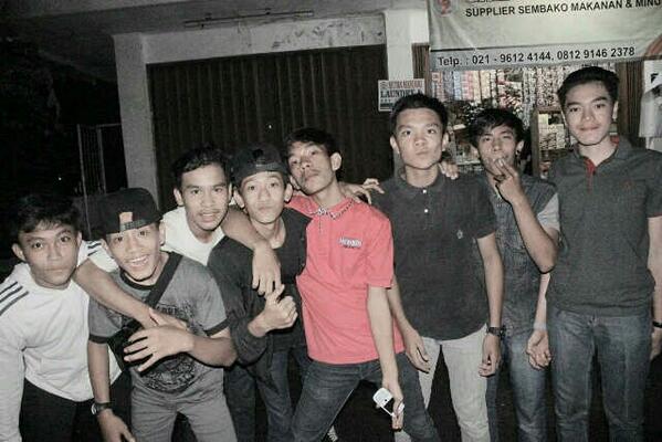 Warcosquad's tweet photo. @Benitofransesco @Fawwaz_Nur @caltovr dll http://t.co/XzCYsqxOd7