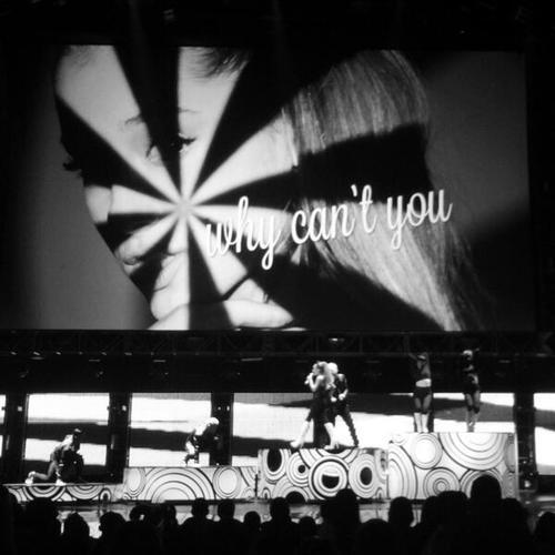 ArianaIslandSP's tweet image. Foto subida por Frankie a su Instagram. "#Problemtomorrowatmidnight"