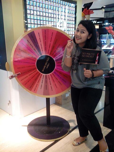 Narsiiiis di #LorMakeupWeek di Mall Taman Anggrek <a href="/LorealParisID/">L'Oreal Paris</a>. How do I look?