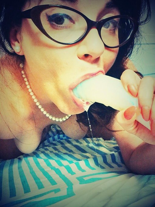 This photo was reported on FB "containing nudity and pornography"...well maybe they were right *this*<a href="/tag/censored"class="tags"><span>#censored</span></a>