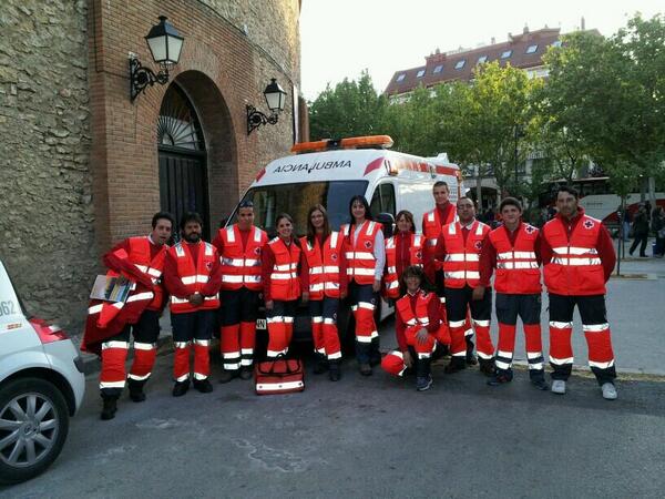 CruzRojaGuada's tweet photo. @CruzRojaGuada en la Romerìa de Tomelloso. La ayuda entre asambleas, siempre es digna de mención. http://t.co/KXFts8Zmpv