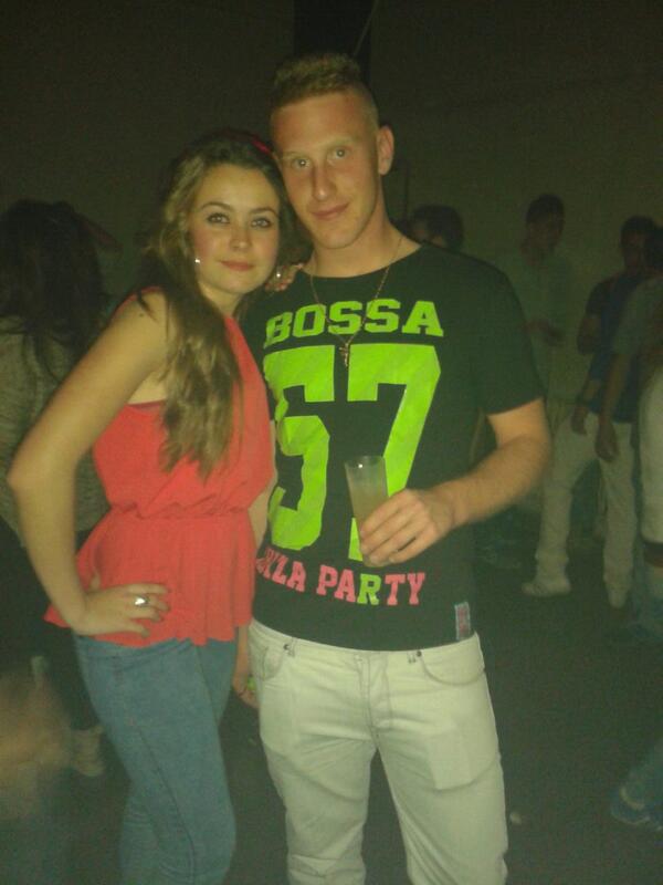 RUBIIO___'s tweet photo. “@SorayitaSoraya: Fiesteeeero http://t.co/ei0dJEnZIE” Como lo sabes soraya!! Jaja Nada mas k te veo de fiesta en fiesta menos alguna vez..jj