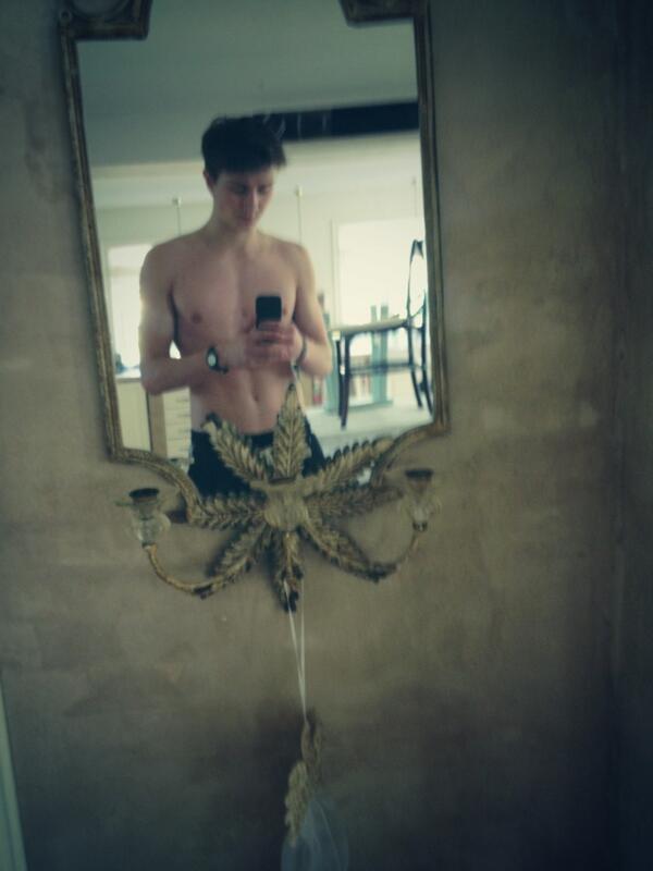 saladmhh's tweet photo. Back at it!! http://t.co/vx8e7lvAV1