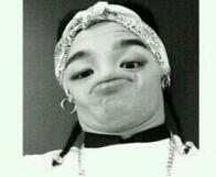 BB_KwonGD's tweet photo. @DYBTaeyang88 @blackpearljen ini cute :v http://t.co/seCxnRaUjg