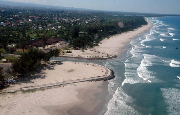 RekamNusantara's tweet photo. Pantai Panjang, Bengkulu. #RekamNusantara (Sumber: http://t.co/NPrKk4H1ZJ) http://t.co/8mVQbGyHTu
