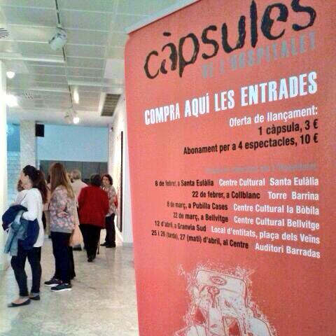 CapsulesLH's tweet photo. La gent comença a comprar les entrades a @elBarradas, a les 12.30h marxem cap als diferents itineraris! #CàpsulesLH http://t.co/w6ZmHeJv9O