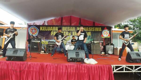 Live perform Universitas Serang Raya \m/