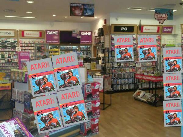 VideojuegosGAME's tweet photo. Dentro de poco GAME saturado de ET seminuevos (Mucha risa, pero reconoced que queréis/queremos el cartucho) #ETDig http://t.co/VyCAdmBXkl