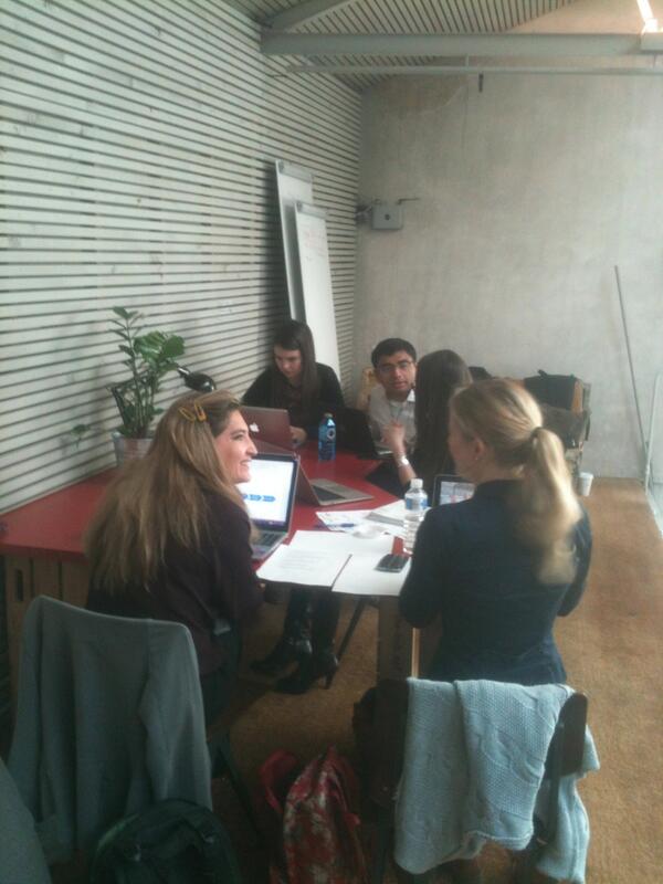 pabesteves's tweet photo. I'm mentoring an awesome team. @IENetImpact #ieimpactweekend http://t.co/Ug68Eey9io