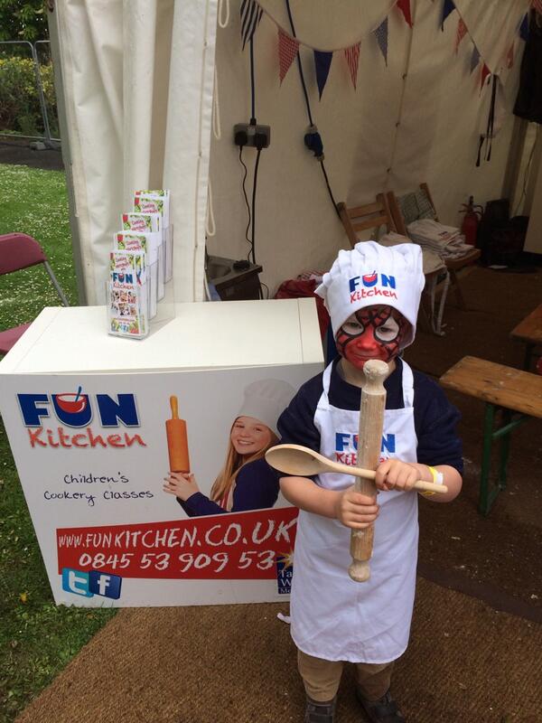 Emmaloulougill's tweet image. One of our wonderful Mini Chef&apos;s at today&apos;s @FunKitchenDevon workshops! #festivals #exeterfoodfest #funkitchen @