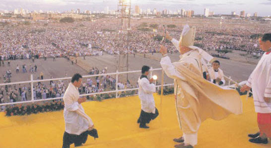 MARACAIBO on X: "El Papa Juan Pablo II en Grano de oro (1985) #Maracaibo http://t.co/eXi6OcKzN7" / X