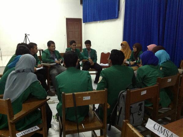 Pembahasan mengenai pemilihan ketua dpm oleh anggota <a href="/dpmkmfkunand/">DPM KM FK UNAND</a> periode 2014/2015 :3