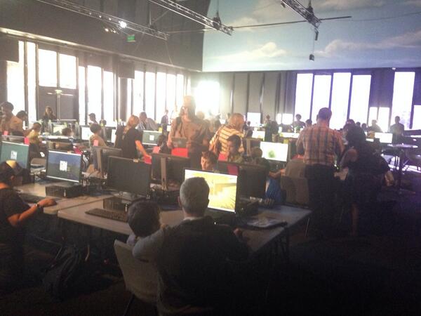 phthinkspace's tweet image. #minecraft100 comes to a close. Great to see everyone sharing their #minecraft experiences
