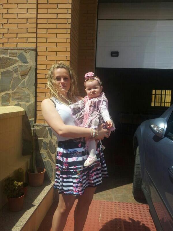 CriadoLpez's tweet photo. Con la mocosilla 😊😊 http://t.co/6eQT9q3adm