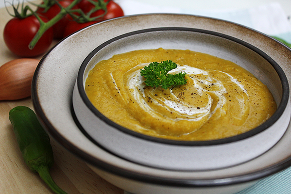 Nu #recept online op FingerLickingFood.nl Kruidige rode linzensoep met yoghurt en komijn. Hmm! #inspiratie