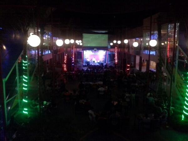 Suasana nonbar di Dermaga <a href="/pasarsegar_btm/">Dermaga & pasarsegar</a> serruu bgt, jd kalo yg penasaran langsung capcuz dimari ajah. <a href="/kotabatam_/">bataminfo</a>