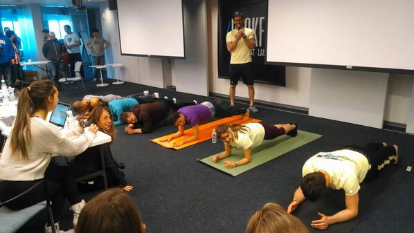 martialdean's tweet image. Interrupting #HackfitBoston pitches with a plank competition @HackfitHQ