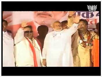 BJPLive's tweet photo. Huge welcome by cheering people at rally ground in Srirampur, WB - LIVE at http://t.co/Hbi4GfY4eG #NaMoInWB http://t.co/uMqbXxYaae