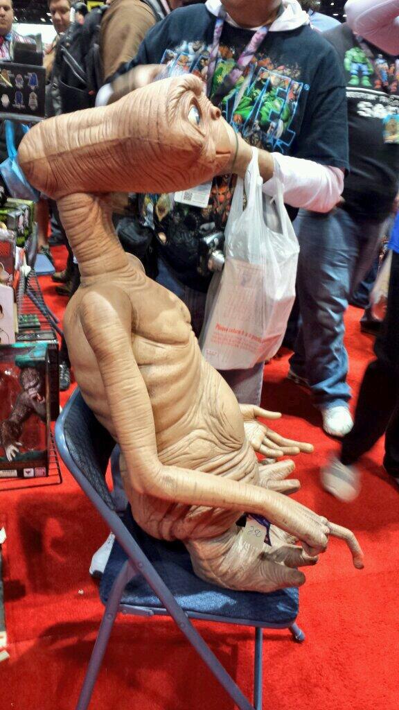 acardwell's tweet image. Chillin #C2E2 #WikiaLive #oldgeek