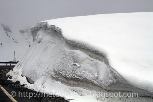 meteopallars's tweet photo. El #PallarsSobira i les congestes de primavera, fotografia feta aquest matí ...@EEsporrin @visitpallars http://t.co/y3lu9D7Z0A