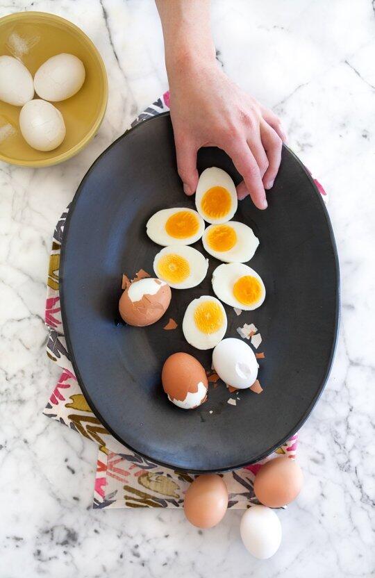 udisglutenfree's tweet photo. How do you make perfect #BoiledEggs?? @TheKitchn shared some great tips here: http://t.co/WXASdkTBst. #NaturallyGF! http://t.co/RmGnhP7zXM