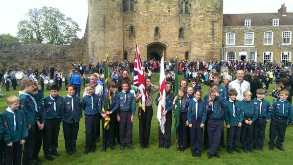 @8thtonbridge #stgeorgesparade #scouts