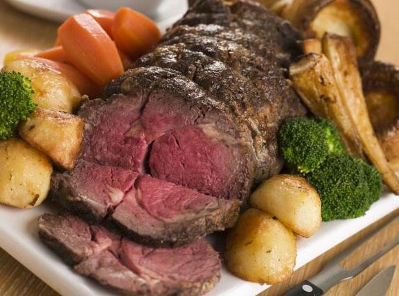 Farming_bants's tweet photo. When you tuck in to your Roast dinner today spare a thought for the hard working people that got it there #FarmToFork http://t.co/PKAORpePKe