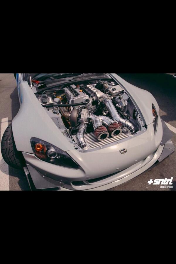 Drifting car tweet media