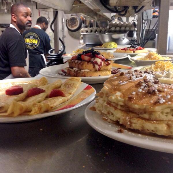 OpportunityDET's tweet photo. Hudson Cafe. #detroit #food #kitchen #brunch #sundayfunday #hudson #cafe #pbs #onedayindetroit #sundaybrunch http://t.co/AuGwvMP5iM