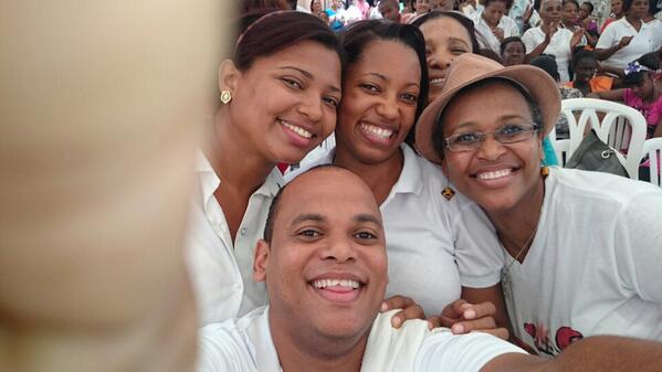 minorkamparo's tweet photo. #fiestadelamisericordia #selfie http://t.co/EWCxbAGByF