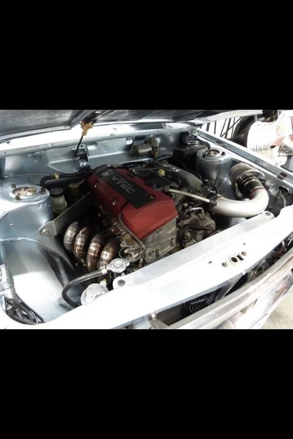 Drifting car tweet media