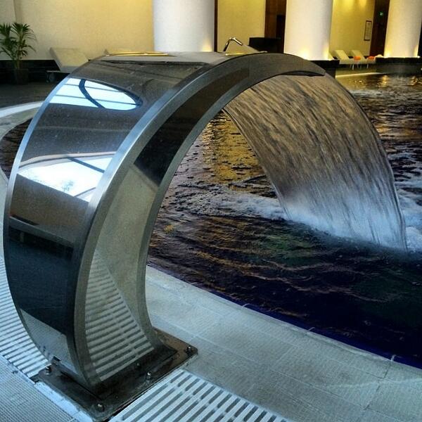 Gigazavr's tweet image. #waterfall @ #rixosroyalspa #rixossochi #rixoskrasnayapolyanasochi #krasnayapolyana #sochi #indoorpool #pool by m...