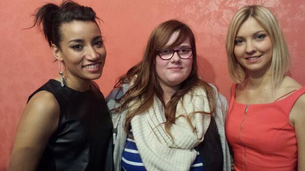AlLuton's tweet photo. The voice Julie et Mélissa <3 http://t.co/S5okiIK84B