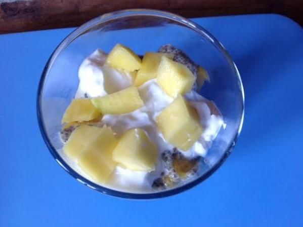 udisglutenfree's tweet photo. We love a good #parfait! Especially @healthymamainfo's Mango Chia Coconut Breakfast Parfait: http://t.co/hxKHLmd7E8. http://t.co/1IvxsiYfZW