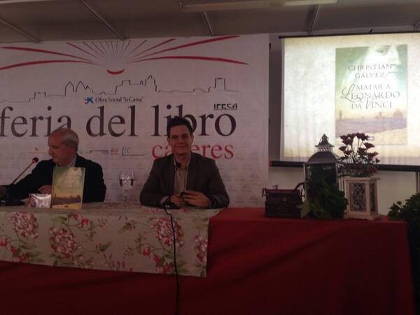 almudenacid's tweet photo. En Cáceres!! #FeriaDelLibro !! Empieza #MatarALeonardoDaVinci ! http://t.co/dhecSbflum