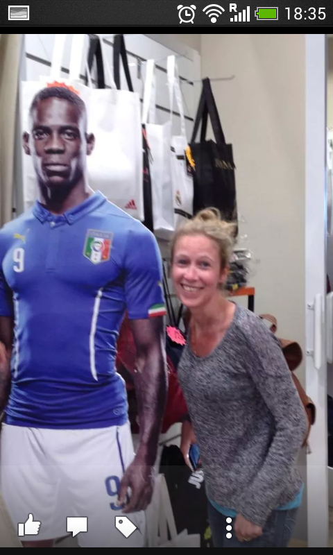 jojo11tops's tweet photo. Meeting Mario in Rome...Well nearly #mcfc #supermario #ctid http://t.co/bK9uENr4zw