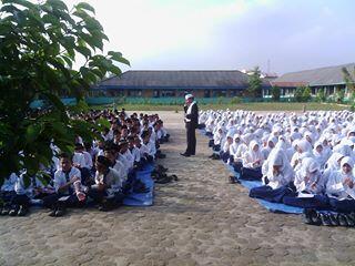SMPN33_PLG's tweet photo. "@Risyaadeliaa: @SMPN33_PLG http://t.co/yNZiKmJxXt"