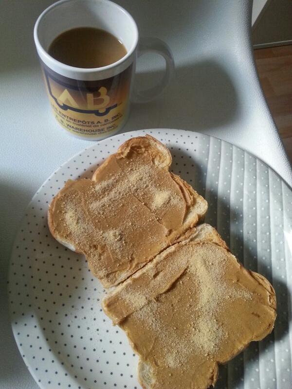 Joly001's tweet photo. Un petit déjeuner à 12:53...Why not?! #journeedeconge #paresse #joie http://t.co/rGQAlB3xSn