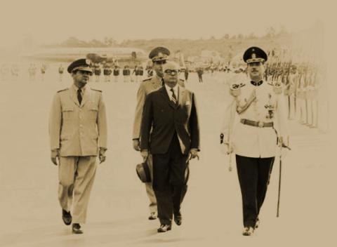 "Dígale a Fidel Castro que cuando Venezuela necesito libertadores,no los importó,los parió" Rómulo Betancourt