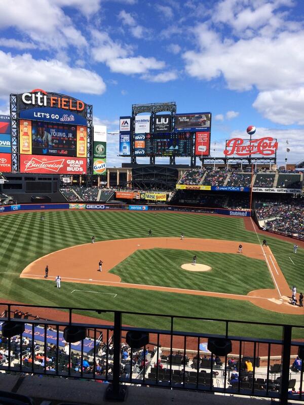 MaryCatch's tweet image. A little chilly, but great day for a game! @Mets