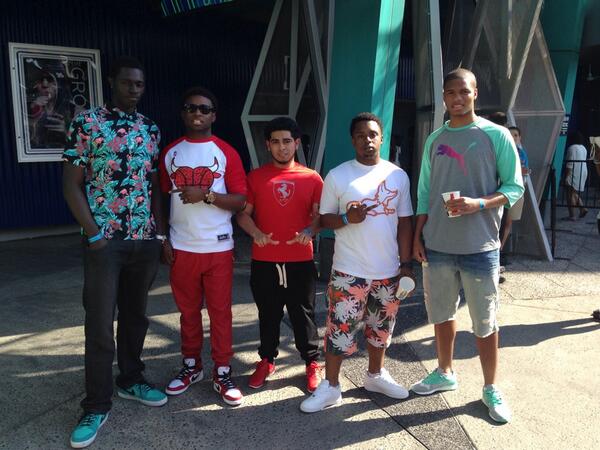 1123itsreal's tweet image. #GradBash2014