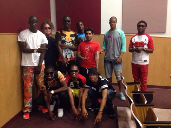 1123itsreal's tweet image. #GradBash2014