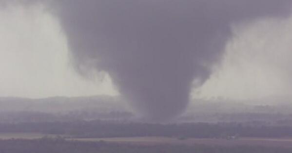 TORNADOS - HURACANES - CICLONES - TIFONES - Página 26 BmQ-OppIEAA7Vk4