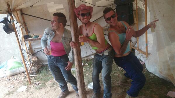 millazumbao's tweet photo. Los ángeles de xarli :l http://t.co/pAMzYzSAdt