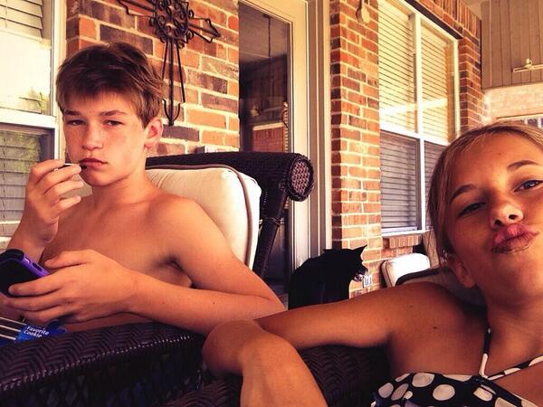 SEASKaleigh's tweet photo. Earlier with the bruhh, outside about to go swimming😝 #brother #swimming #weretocuteforyou http://t.co/BZV7hhArCL