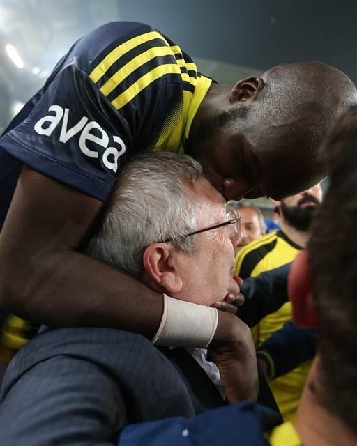 Moussa Sow &amp; Başkanımız Aziz Yıldırım 
~