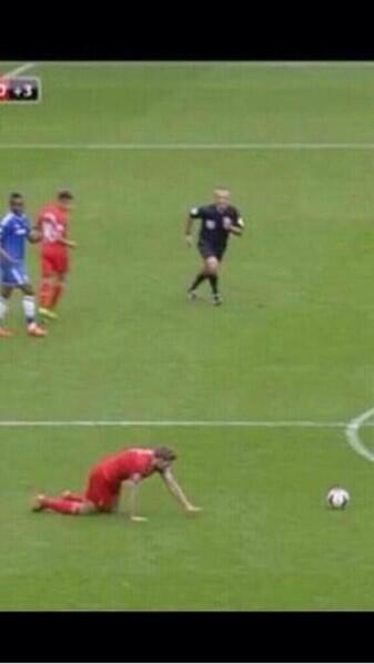LaddddBanter's tweet photo. Have you taken a slip and fallen at work? Call the National Accident Helpline now on 0800 0-2 0-2 0-2 http://t.co/hngeERogV8