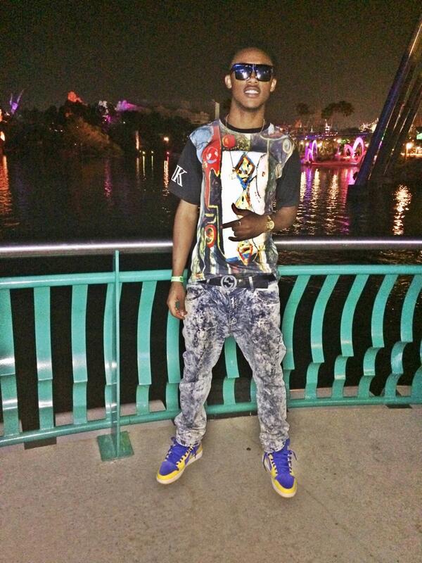 _ChrisInTheCut's tweet image. #GradBash2014 💰